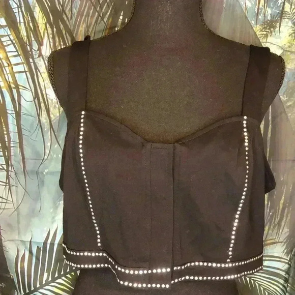 Black V-Neck Sleeveless Tank Top with Embellished Detail - Picture 7 of 13